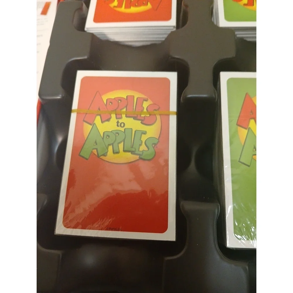 Apples to Apples Party Box Card Board Game 2007 Barely Used Great Shape